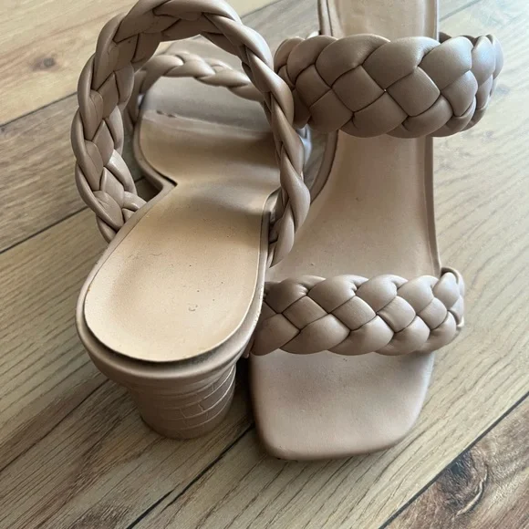 Tan Braided Women's Sandals US 6.5 - Picture 6 of 7